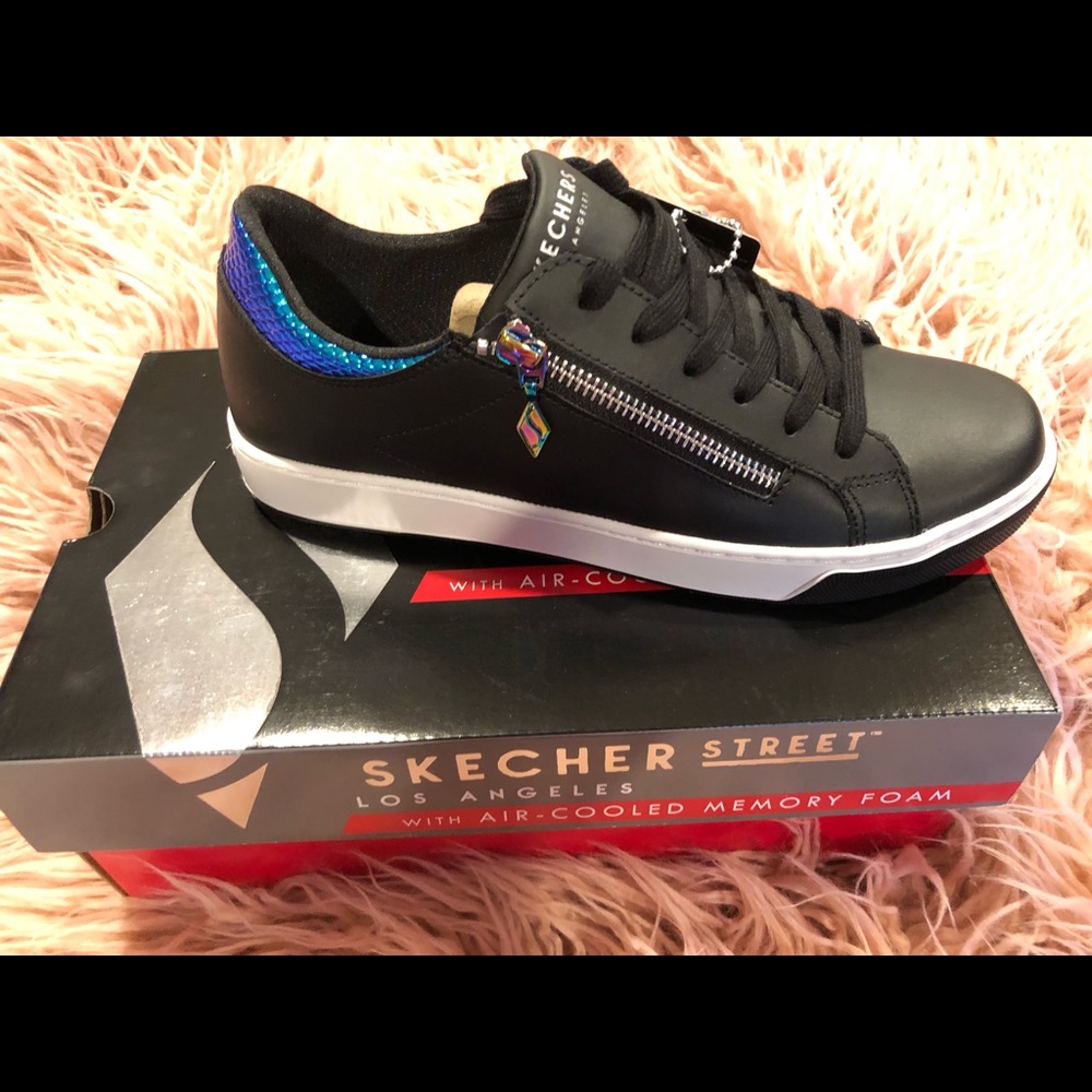 NWT sketchers sneakers